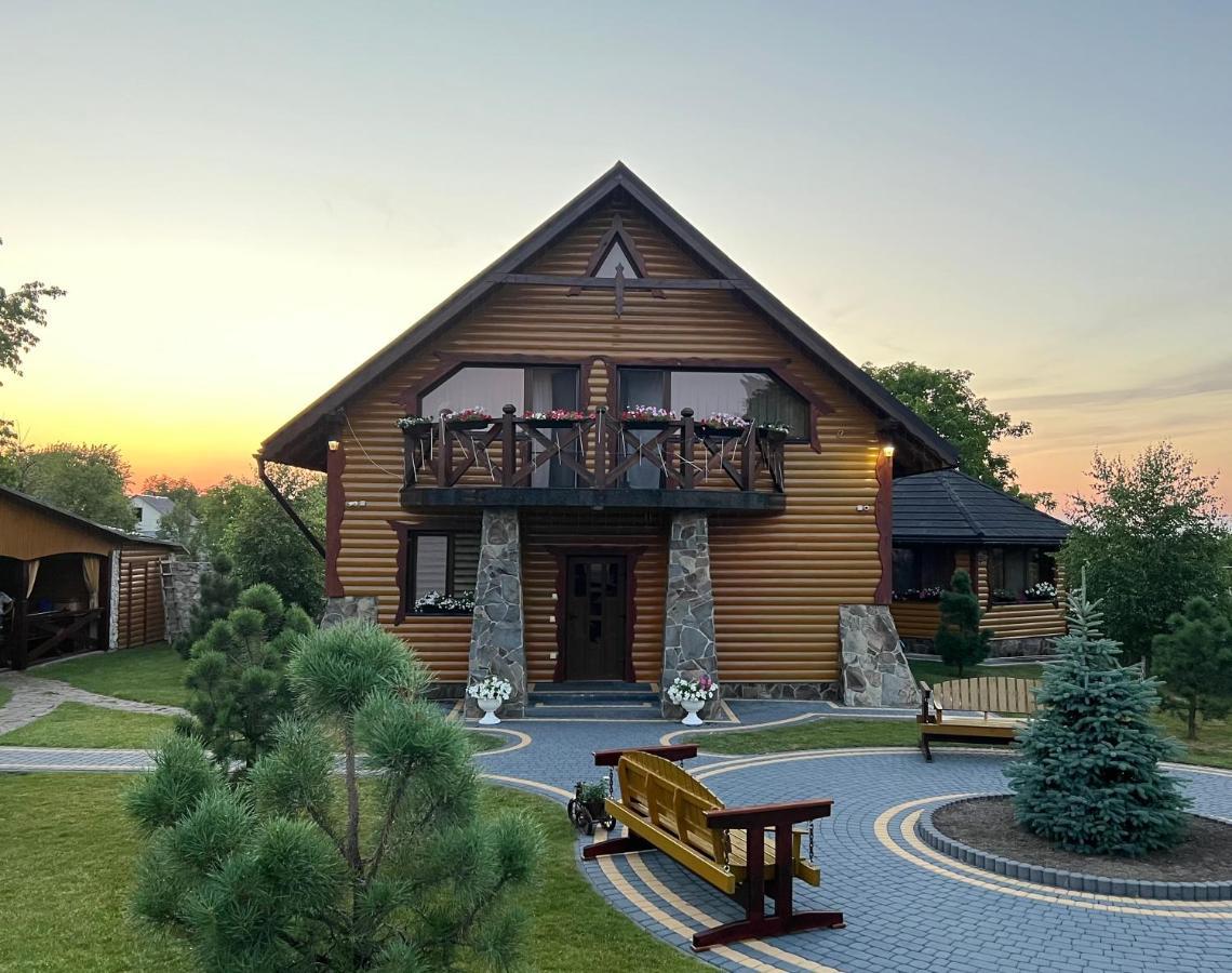 Rodynne Gnizdo Villa Pochaiv Exterior photo